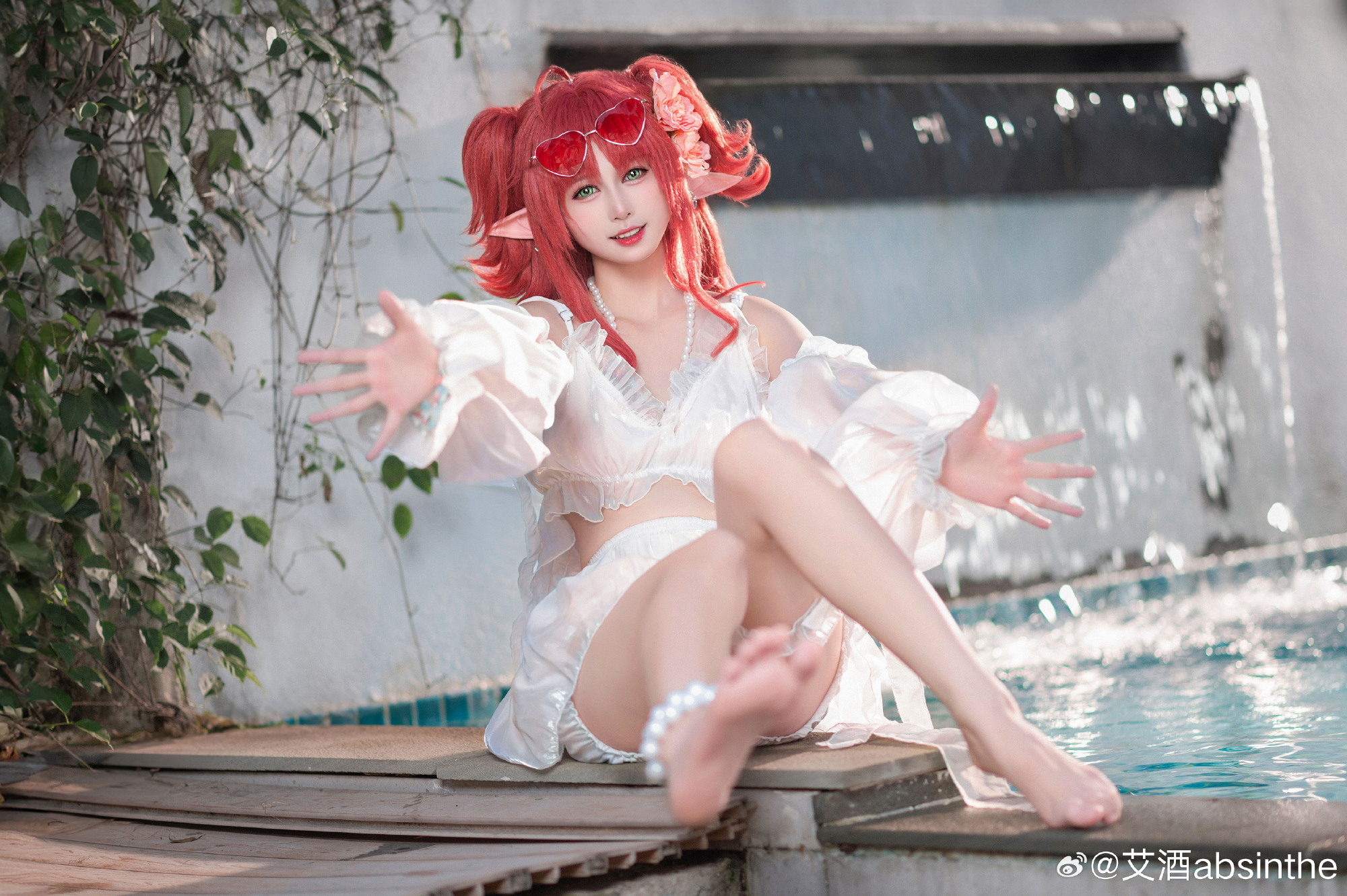 夏日绝美 cosplay 泳装，让你成为海滩焦点